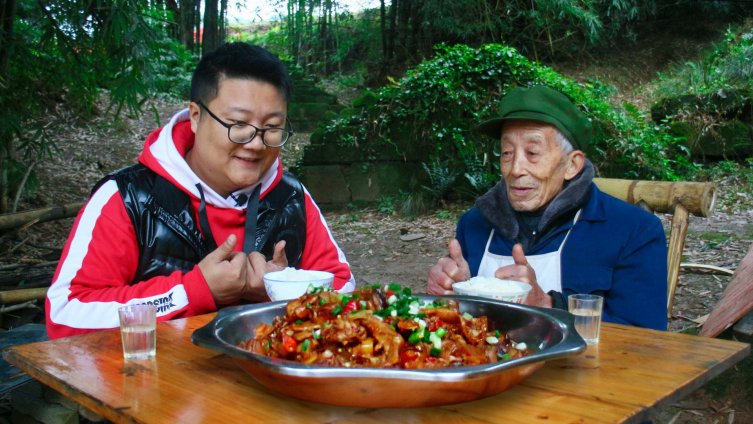 鸭肉这样做才爽,农家味道“香菇鸭”的家常做法,看着就好吃